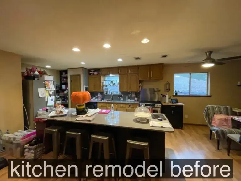 Kitchen Remodeling Temecula – Before Remodel Outdated Builder-Grade Kitchen